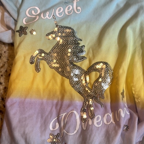 Great condition little girls size 5 unicorn nightgown - Picture 3 of 6